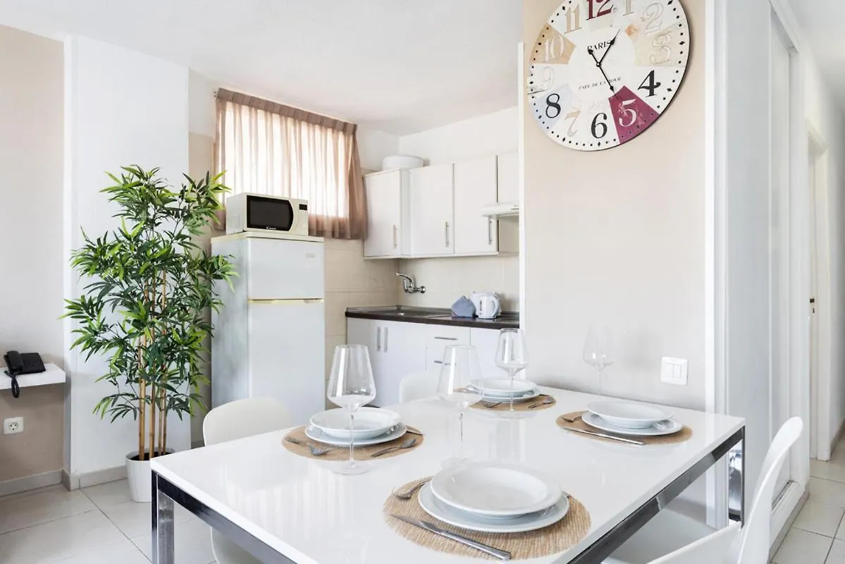Aparthotel Comodoro- Ravel Los Cristianos